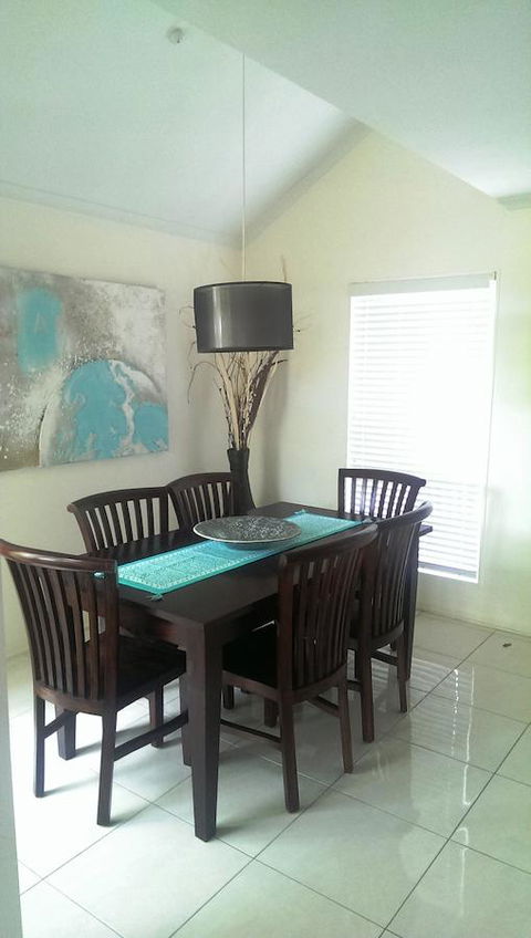 Skippers Cove Waterfront Resort - Accommodation Sunshine Coast 8