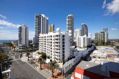 Qube Broadbeach - Accommodation Sunshine Coast 10