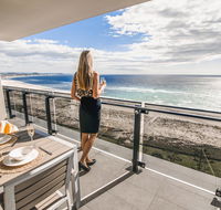 Iconic Kirra Beach Resort - Accommodation Sunshine Coast