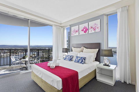 Beach Stay - Ocean & Riverview Resort Chevron Renaissance Central Surfers Paradise - Accommodation Sunshine Coast 8