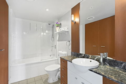 Beach Stay - Ocean & Riverview Resort Chevron Renaissance Central Surfers Paradise - Accommodation Sunshine Coast 6