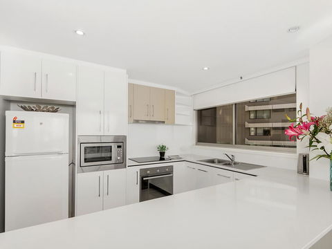 Sunbird Beach Resort Main Beach - Accommodation Sunshine Coast 16
