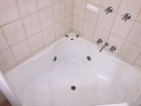 Country Gardens Motor Inn - Accommodation Sunshine Coast 6