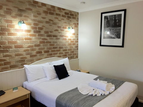 Country Gardens Motor Inn - Accommodation Sunshine Coast 13