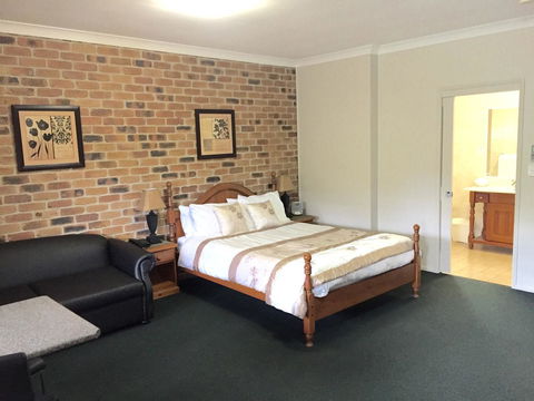 Country Gardens Motor Inn - Accommodation Sunshine Coast 11