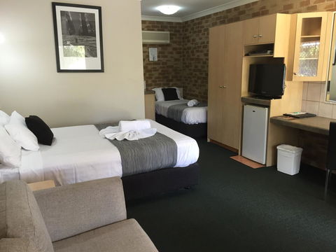 Country Gardens Motor Inn - Accommodation Sunshine Coast 14