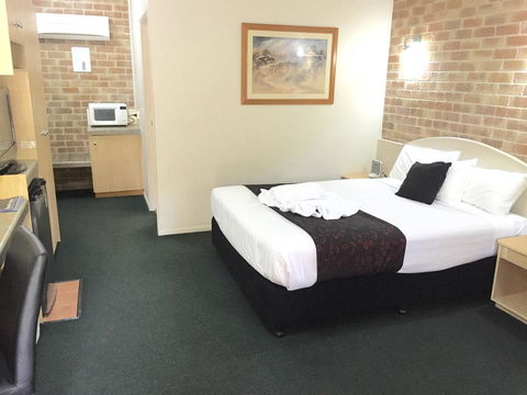 Country Gardens Motor Inn - Accommodation Sunshine Coast 10