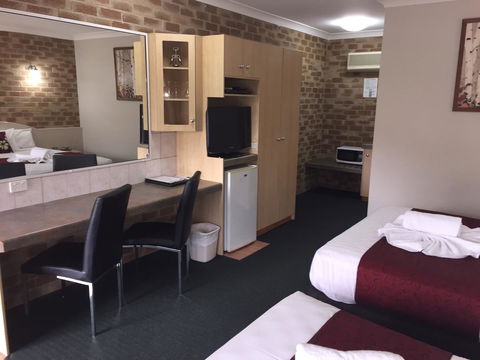 Country Gardens Motor Inn - Accommodation Sunshine Coast 16