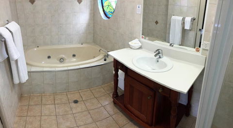 Country Gardens Motor Inn - Accommodation Sunshine Coast 17