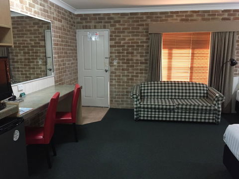Country Gardens Motor Inn - Accommodation Sunshine Coast 20