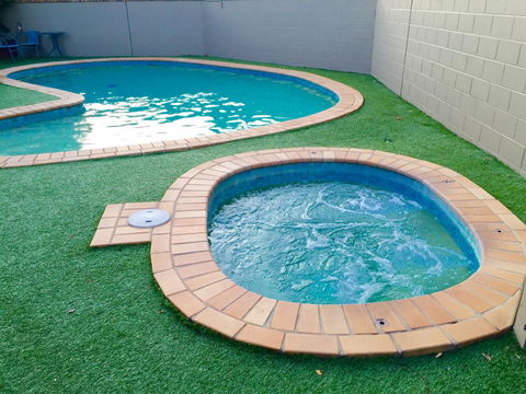 Country Gardens Motor Inn - Accommodation Sunshine Coast 9