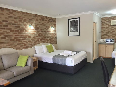 Country Gardens Motor Inn - Accommodation Sunshine Coast 8