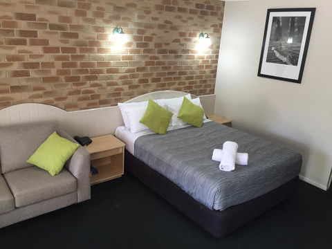 Country Gardens Motor Inn - Accommodation Sunshine Coast 12