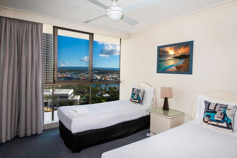 Seacrest Beachfront Apartments Surfers Paradise - Accommodation Sunshine Coast 18