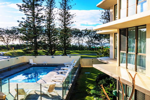 Seacrest Beachfront Apartments Surfers Paradise - Accommodation Sunshine Coast 40
