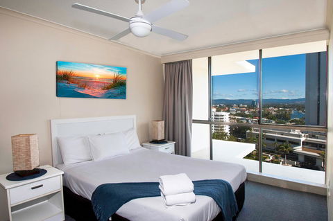 Seacrest Beachfront Apartments Surfers Paradise - Accommodation Sunshine Coast 17