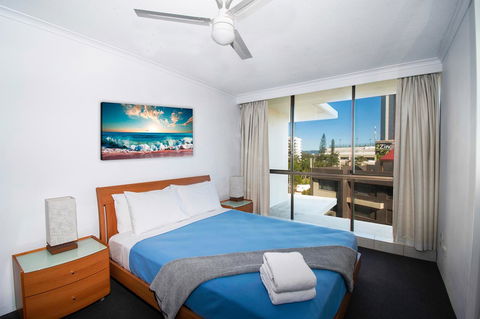 Seacrest Beachfront Apartments Surfers Paradise - Accommodation Sunshine Coast 10