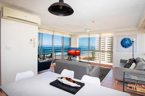 Seacrest Beachfront Apartments Surfers Paradise - Accommodation Sunshine Coast 21
