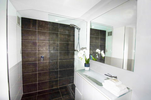 Seacrest Beachfront Apartments Surfers Paradise - Accommodation Sunshine Coast 22