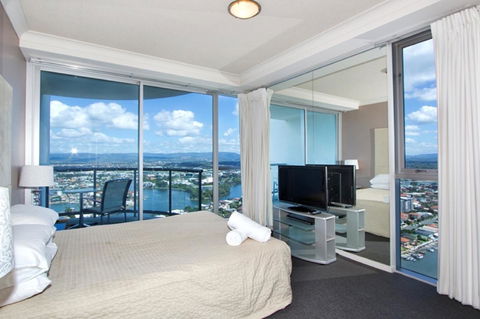 The Towers Of Chevron Renaissance - Holidays Gold Coast - Accommodation Sunshine Coast 8