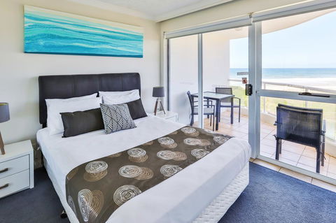 Regency On The Beach - Accommodation Sunshine Coast 3