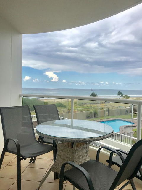 Regency On The Beach - Accommodation Sunshine Coast 9