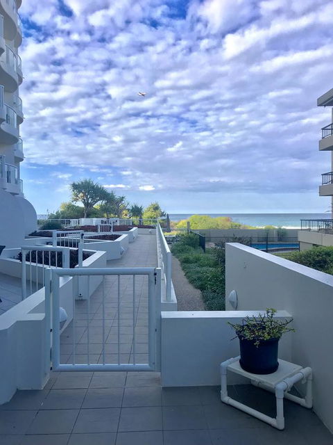 Regency On The Beach - Accommodation Sunshine Coast 8