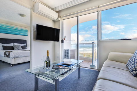 Regency On The Beach - Accommodation Sunshine Coast 4