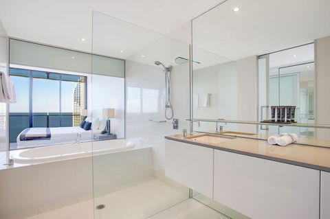 Mantra Circle On Cavill - Accommodation Sunshine Coast 6