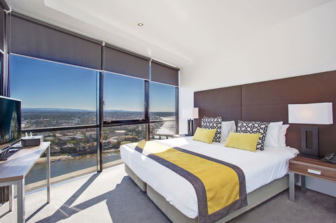 Mantra Circle On Cavill - Accommodation Sunshine Coast 39