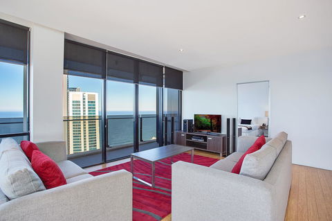 Mantra Circle On Cavill - Accommodation Sunshine Coast 2