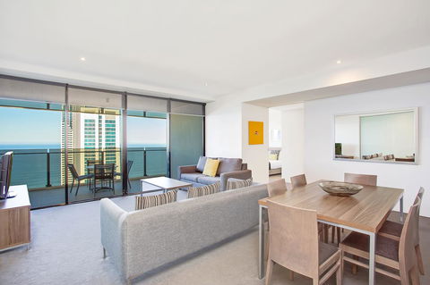 Mantra Circle On Cavill - Accommodation Sunshine Coast 14