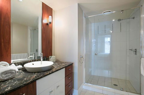 Towers Of Chevron - Private Apartment - Accommodation Sunshine Coast 4