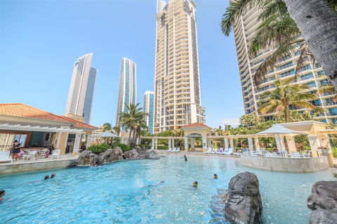 Towers Of Chevron - Private Apartment - Accommodation Sunshine Coast 0