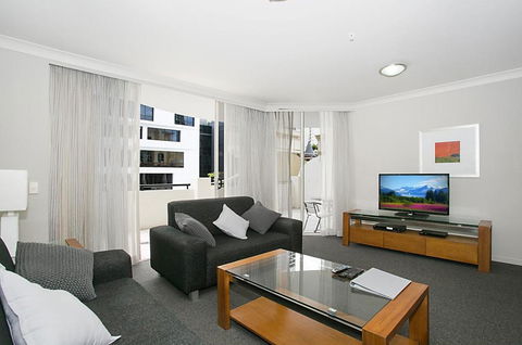 Towers Of Chevron - Private Apartment - Accommodation Sunshine Coast 2