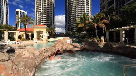 Towers Of Chevron - Private Apartment - Accommodation Sunshine Coast 10