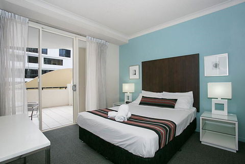 Towers Of Chevron - Private Apartment - Accommodation Sunshine Coast 1
