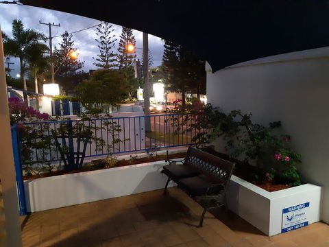 Surfers Beach Resort One - Accommodation Sunshine Coast 12