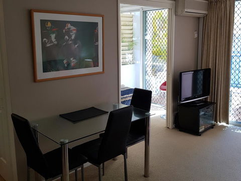 Surfers Beach Resort One - Accommodation Sunshine Coast 19