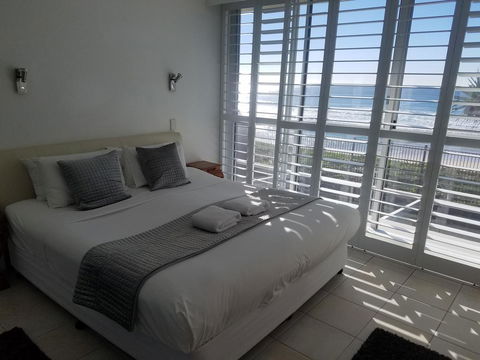 Golden Sands On The Beach - Absolute Beachfront Apartments - Accommodation Sunshine Coast 30