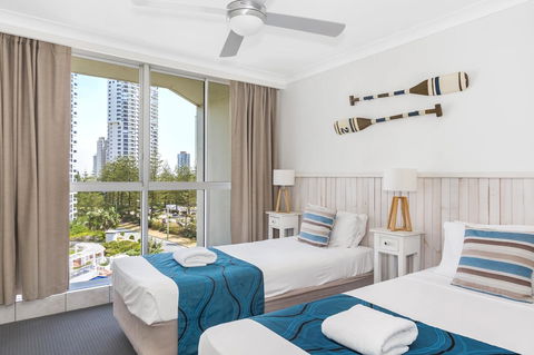 Golden Sands On The Beach - Absolute Beachfront Apartments - Accommodation Sunshine Coast 9