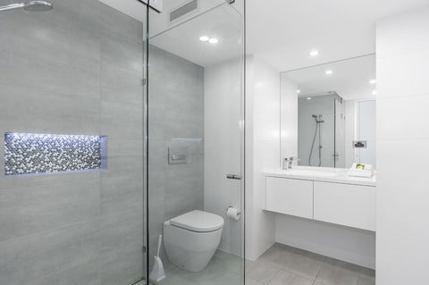 Golden Sands On The Beach - Absolute Beachfront Apartments - Accommodation Sunshine Coast 4