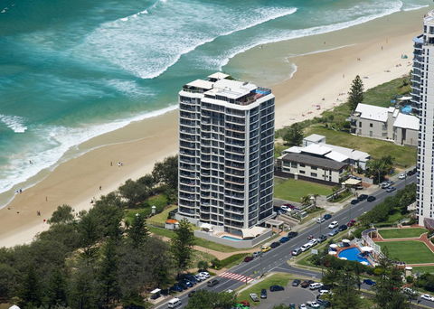 Golden Sands On The Beach - Absolute Beachfront Apartments - Accommodation Sunshine Coast 0