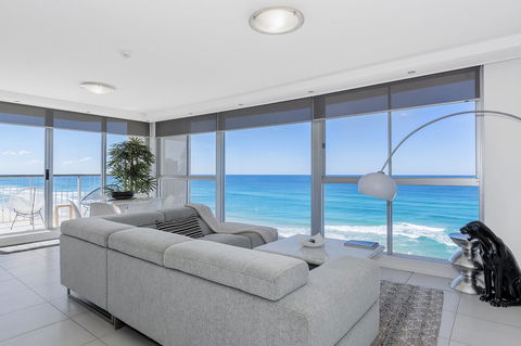Golden Sands On The Beach - Absolute Beachfront Apartments - Accommodation Sunshine Coast 19