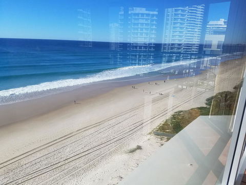 Golden Sands On The Beach - Absolute Beachfront Apartments - Accommodation Sunshine Coast 16