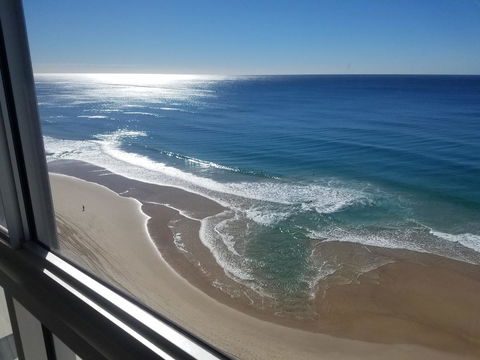 Golden Sands On The Beach - Absolute Beachfront Apartments - Accommodation Sunshine Coast 15