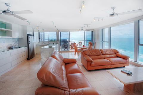Golden Sands On The Beach - Absolute Beachfront Apartments - Accommodation Sunshine Coast 20
