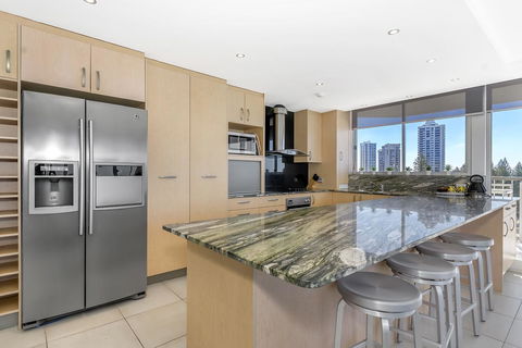 Golden Sands On The Beach - Absolute Beachfront Apartments - Accommodation Sunshine Coast 31