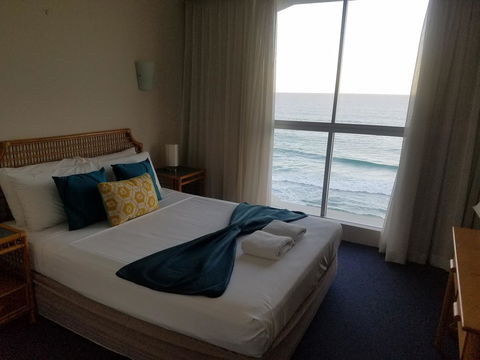 Golden Sands On The Beach - Absolute Beachfront Apartments - Accommodation Sunshine Coast 26