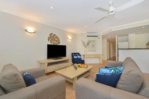 Cayman Villas Port Douglas - Accommodation Sunshine Coast 34